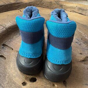 The North Face Alpenglow blue navy black toddler snow boots size 4 outdoors